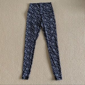 RARE Lululemon Shine Tight Rolldown leggings
